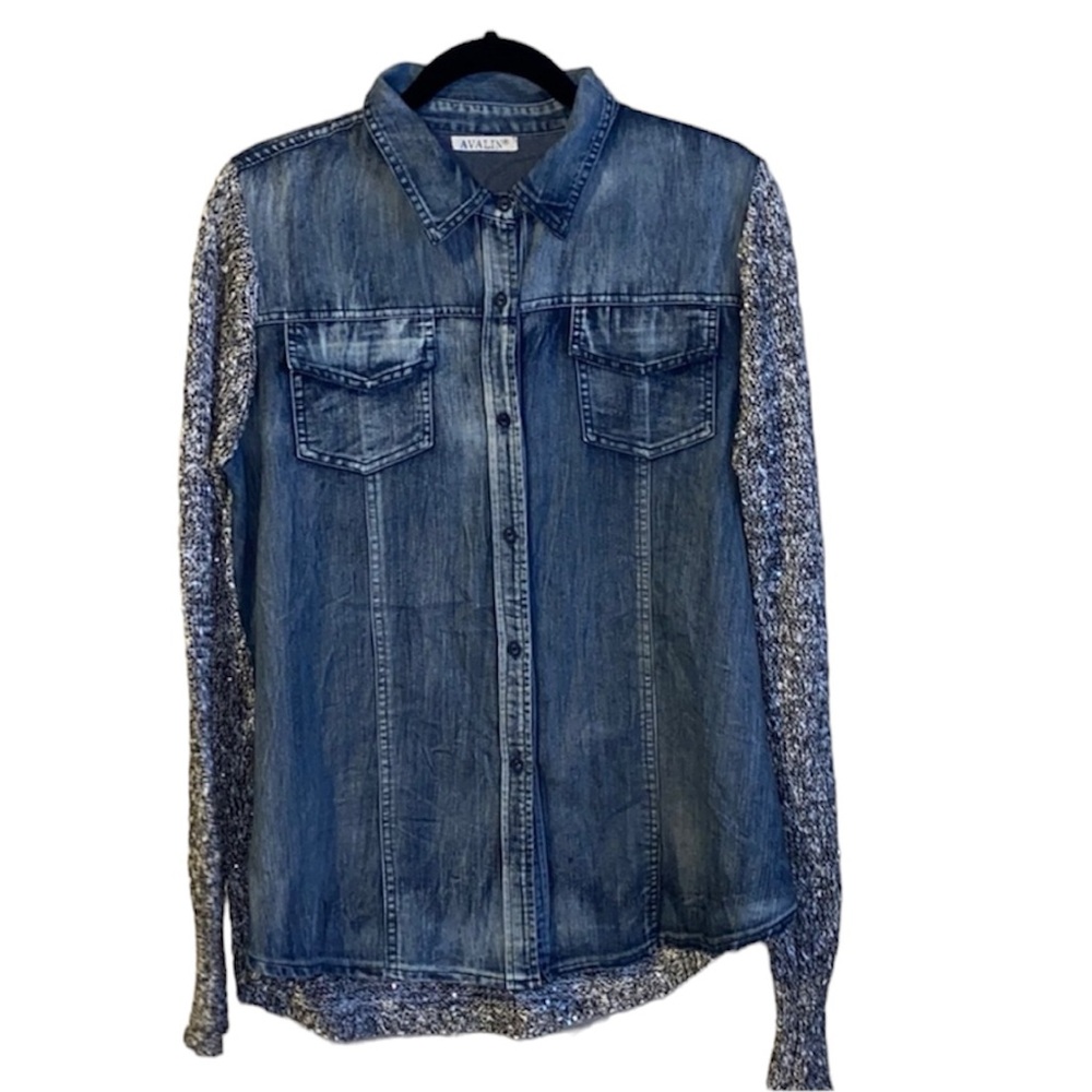 AVALIN Button-down Top